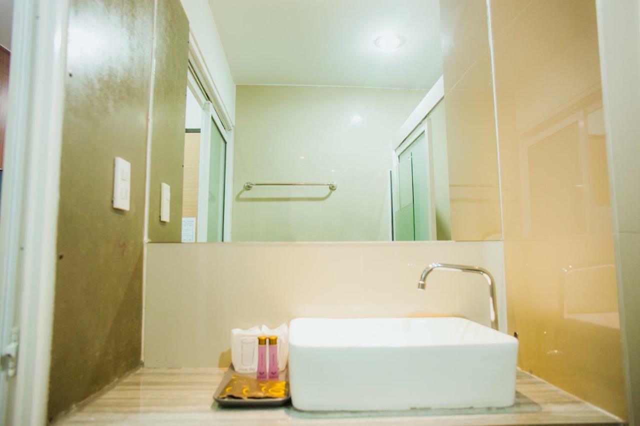 Km Hotel Chiang Mai Esterno foto
